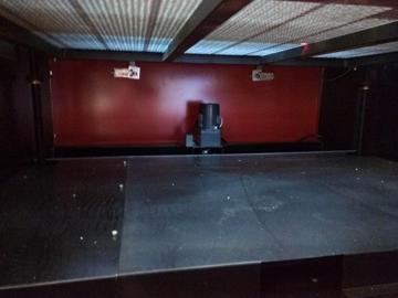 The interior of the Chinese laser cutter has lots of room to adjust height while maintaining airflow